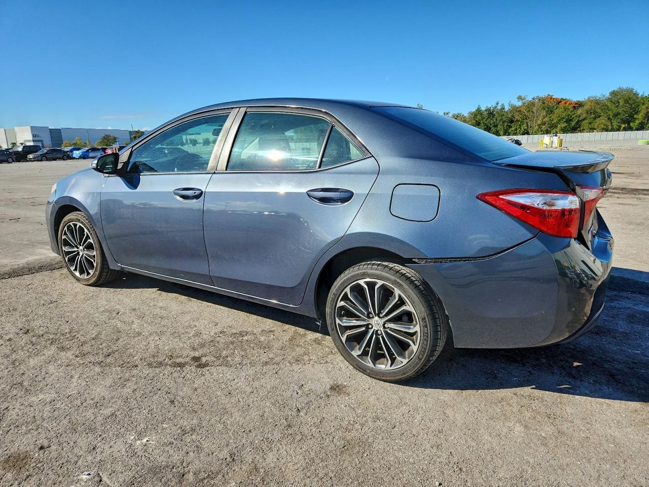 Toyota Corolla L Image 8