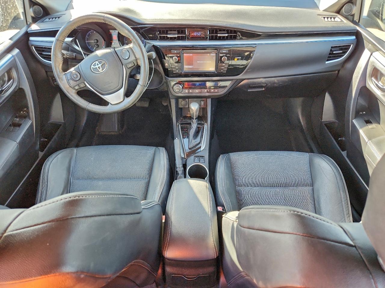 Toyota Corolla L Image 5