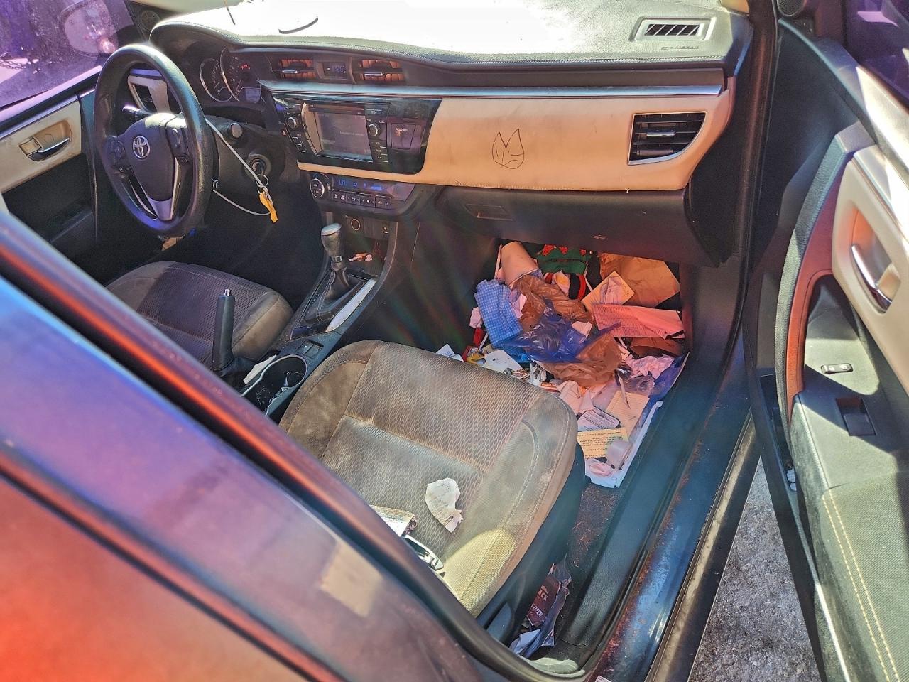 Toyota Corolla L Image 10